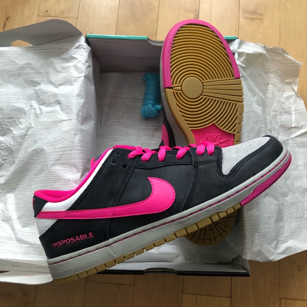 NIKE DUNK LOW PREMIUM SB QS pink/black/foil